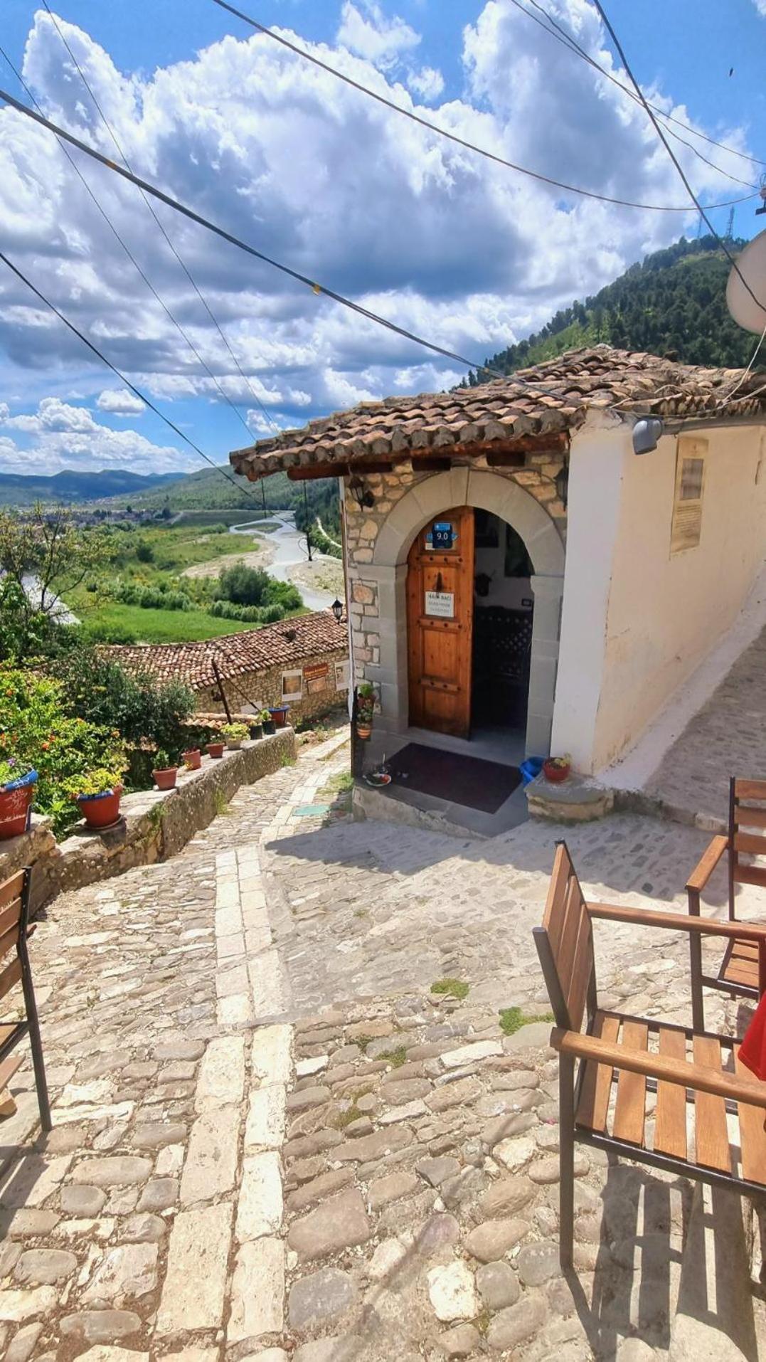 Old Town Hava Baci Hotell Berat Exteriör bild