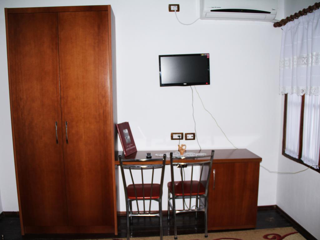 Old Town Hava Baci Hotell Berat Exteriör bild